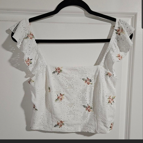 KIRIOUS LOS ANGELES Tops - Elegant Floral Ruffle Sleeve Blouse